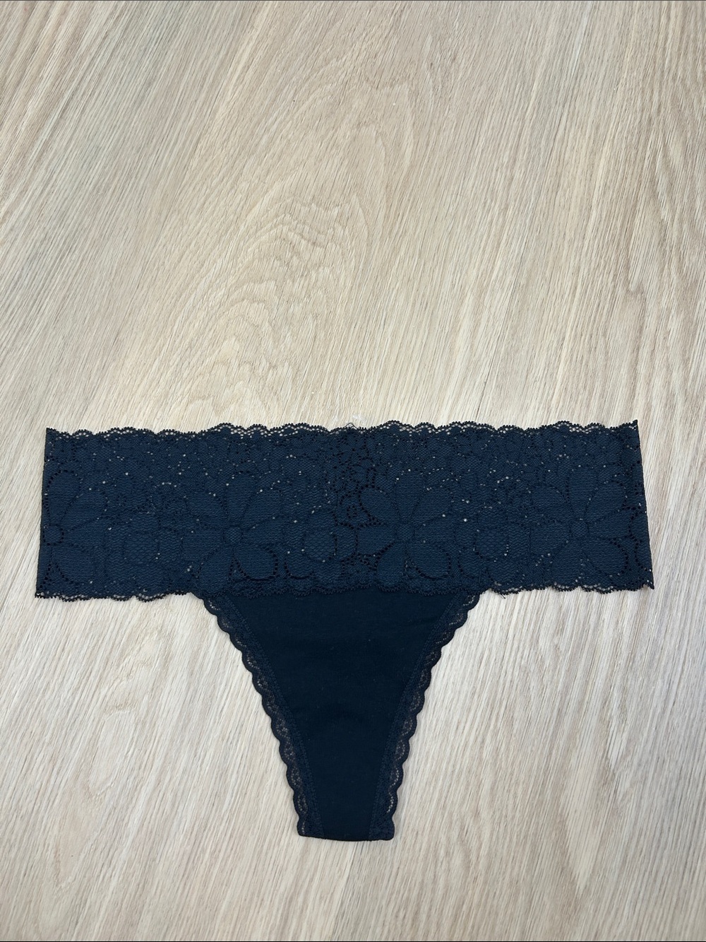 Aerie  Lace Wide Band Thong Panty M